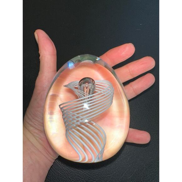 SIGNED VINTAGE MIDCENTURY STEUBEN EGG SWIRL PAPERWEIGHT - Picture 1 of 6